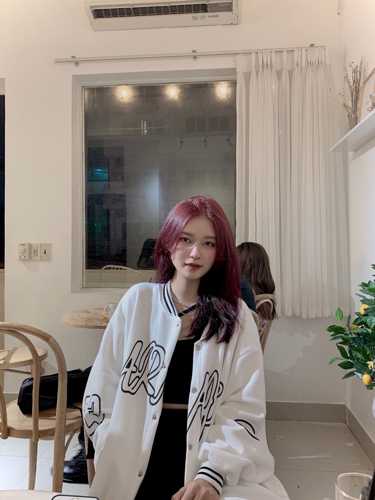 Thậm chí nhiều người nhận định nhan sắc của nữ sinh Thái Bình chẳng mấy mà trở thành hot girl mạng được nhiều người biết đến.