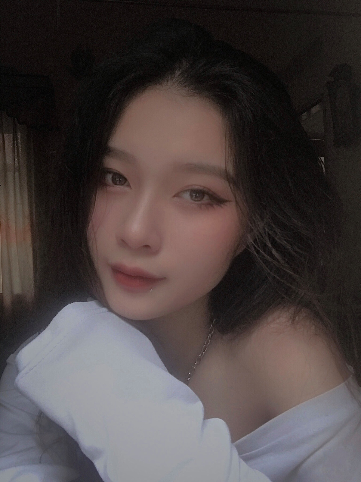 Được biết, gái xinh "gây bão" tên Nguyễn Thị Thanh Thúy đến từ Thái Bình, hiện đang là sinh viên năm nhất Đại học Giao thông Vận tải.