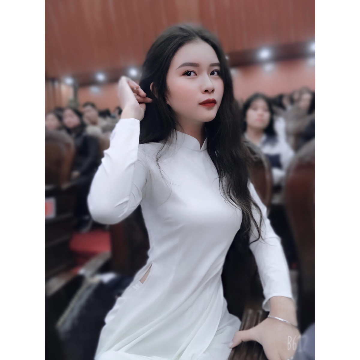 Trên trang cá nhân, Thanh Thúy nhận được loạt bình luận khen ngợi từ cư dân mạng sau khi khoảnh khắc chụp lén được đăng tải trên một diễn đàn gái xinh.