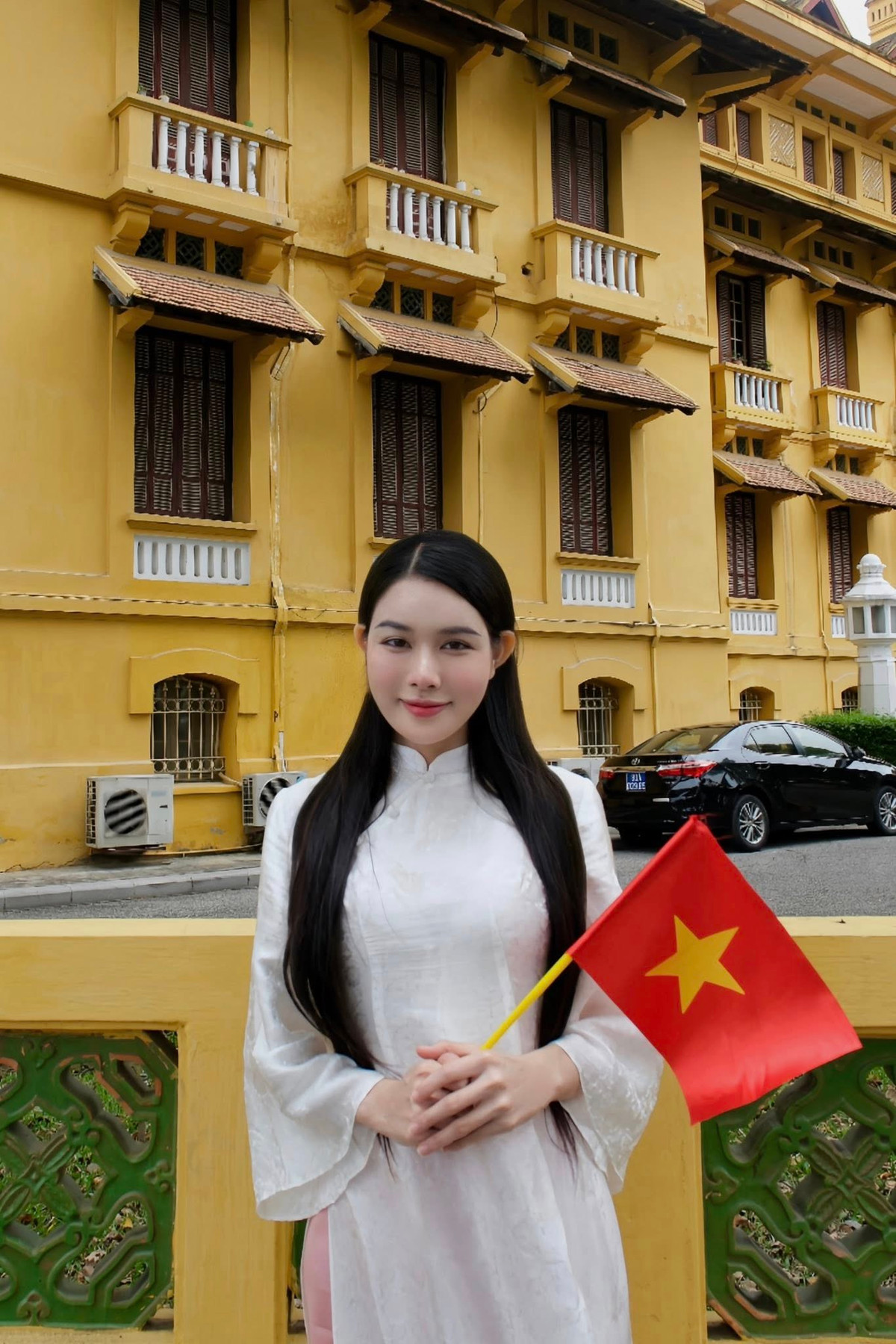 Bích Hạnh cũng tiết lộ em gái cô cũng có 2 bằng đại học, 1 bằng Thạc sĩ và đang rục rịch chuẩn bị học lên Tiến sĩ.