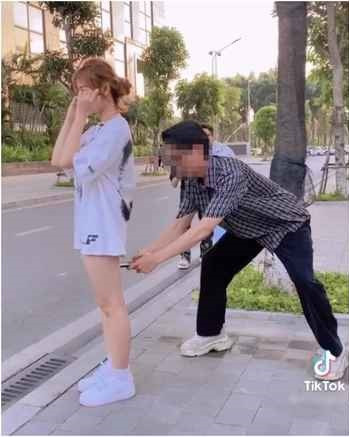 Trước đó, rất nhiều nội dung phản cảm tương tự cũng được lên xu hướng trên các nền tảng mạng xã hội điều này vô tình ảnh hưởng đến giới trẻ, gây suy nghĩ lệch lạc.