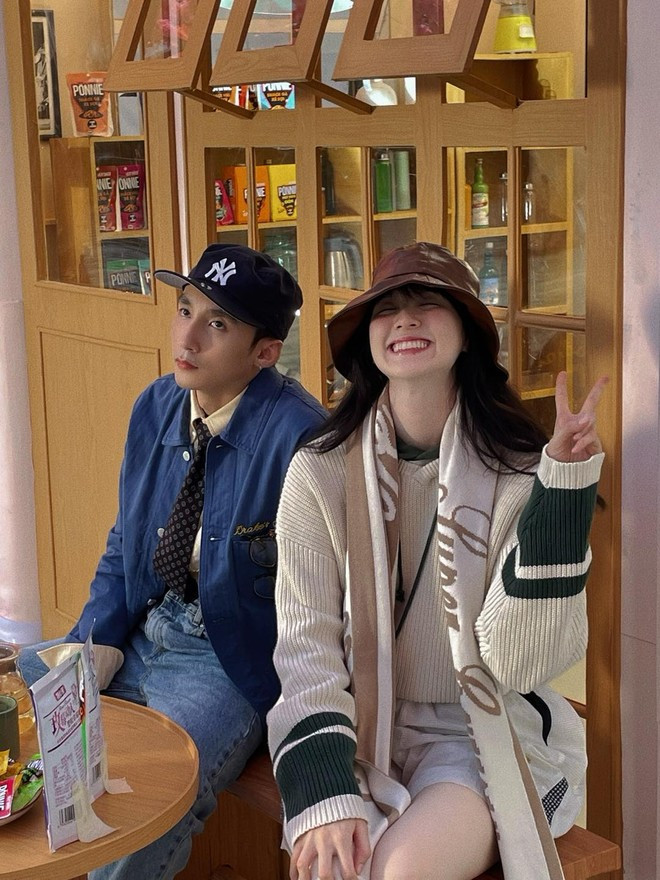 Bên cạnh đó, một khán giả đưa ra dự đoán "nàng thơ" của Sơn Tùng M-TP sắp comeback trong MV sắp tới cùng giọng ca "Cơn mưa ngang qua".