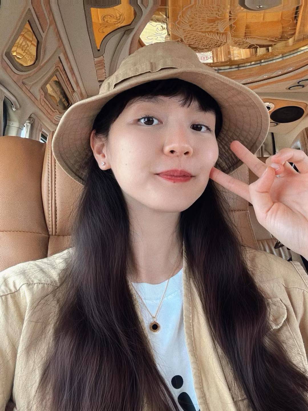 "Nước dưa hấu, Sơn Tùng rất thích loại nước này", "Tùng mê dưa hấu đến nỗi các status từ xưa toàn nhắc về món sinh tố dưa hấu"... - hội "fan cứng" Sơn Tùng M-TP để lại bình luận.