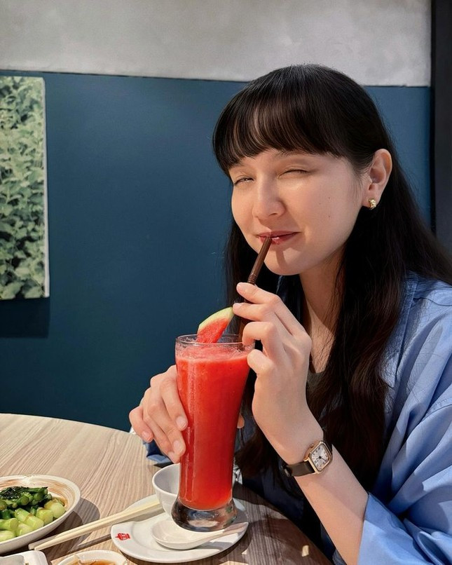 Xuất hiện trở lại sau thời gian dài "ở ẩn", Hải Tú chỉ gửi đến khán giả những khoảnh khắc check-in ăn uống.