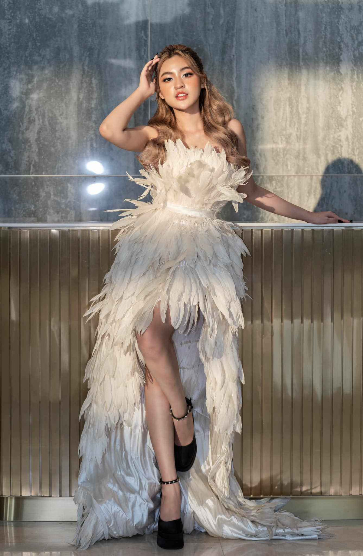 Gương mặt xinh đẹp, vóc dáng nuột nà song Trần Thanh Tâm cũng từng phải trải qua một số biện pháp thẩm mỹ như niềng răng hay tiêm môi để có được ngoại hình hiện tại.