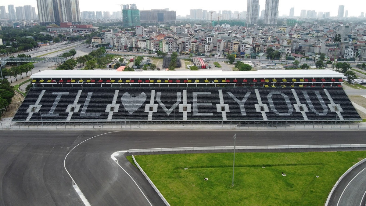 Trước đó, người đứng đầu Ban tổ chức F1 Chase Carey khẳng định vẫn tin tưởng với kế hoạch bắt đầu mùa giải năm nay tại châu Âu vào các tháng 7, 8 và 9 với chặng đua đầu tiên dự kiến được thực hiện ở Áo từ ngày 3 - 5/7.