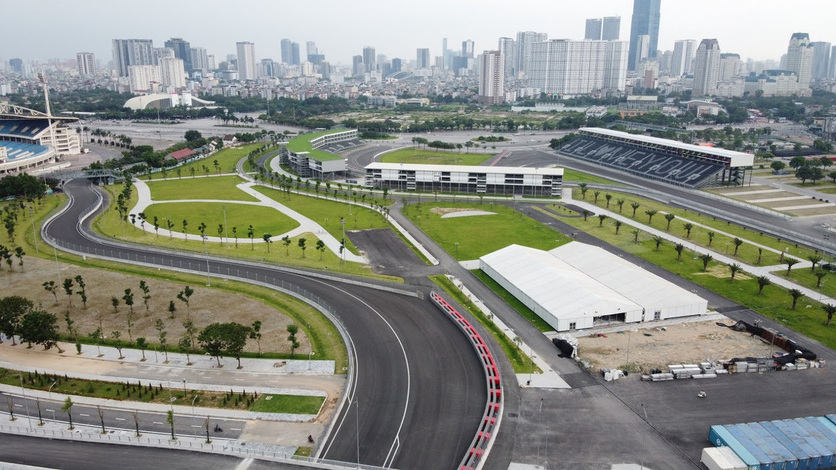 Bên cạnh đó, người đứng đầu Ủy ban y tế FIA nhấn mạnh: "Chúng tôi phải cố gắng dự đoán rằng, để biết đường ranh giới màu đỏ nằm ở đâu khiến các chặng đua không thể tiếp tục. Nhưng tôi nghĩ bây giờ nó không phải là vấn đề đối với chúng tôi”.