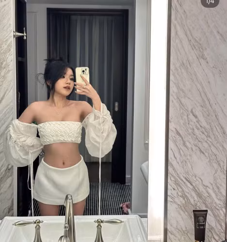 Có thể nói, sự thành công của đoạn clip không chỉ đến từ nhan sắc nổi trội của cô nàng mà còn nằm ở năng khiếu diễn xuất, kỹ thuật hình thể không lẫn vào đâu được.