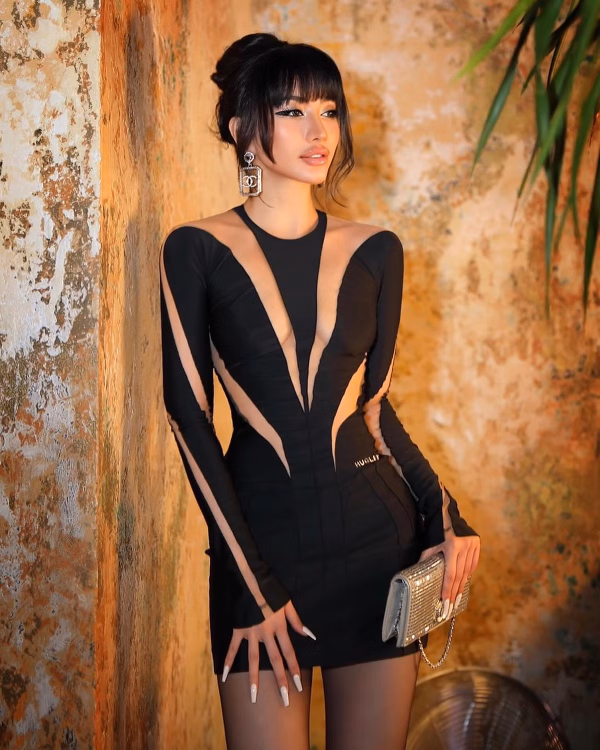 Thời điểm huy hoàng đó, Meo Meo được cho là hẹn hò với một thiếu gia nổi tiếng. Tuy nhiên cặp đôi chia tay, cô ở ẩn một thời gian, có rất ít thông tin được chia sẻ nên dấy lên không ít tin đồn thất thiệt.