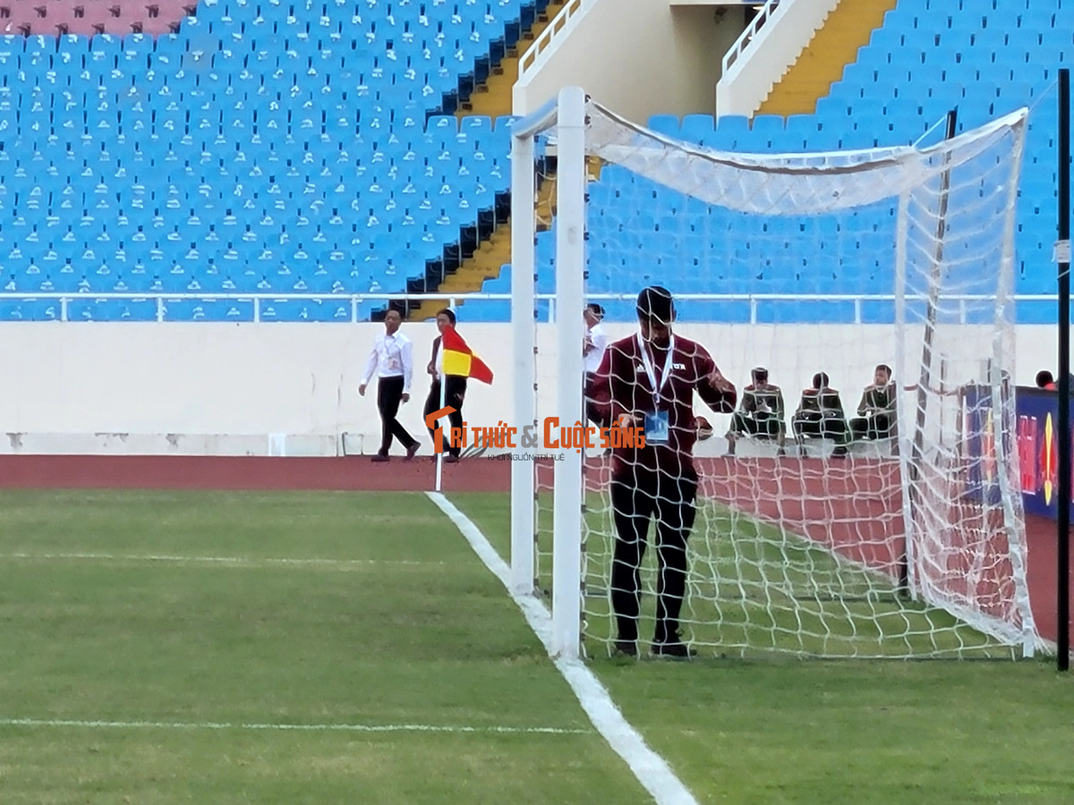 Tuyen Viet Nam danh roi tran hoa dang tiec truoc Iraq-Hinh-10