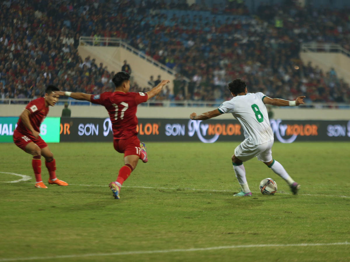 Tuyen Viet Nam danh roi tran hoa dang tiec truoc Iraq-Hinh-4