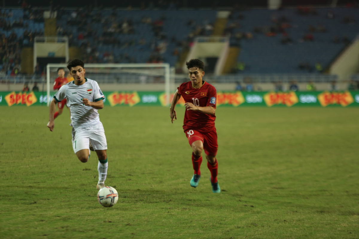 Tuyen Viet Nam danh roi tran hoa dang tiec truoc Iraq-Hinh-2