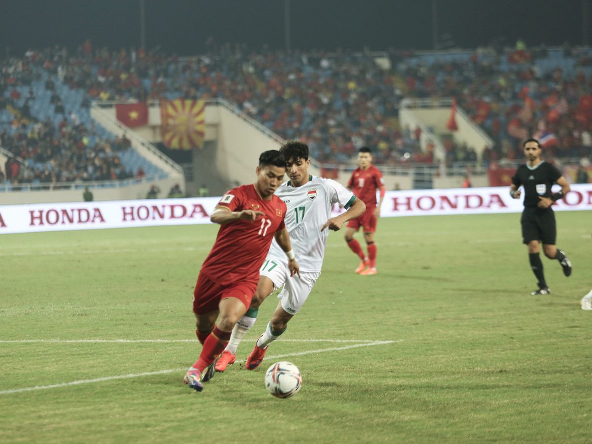 Tuyen Viet Nam danh roi tran hoa dang tiec truoc Iraq-Hinh-6