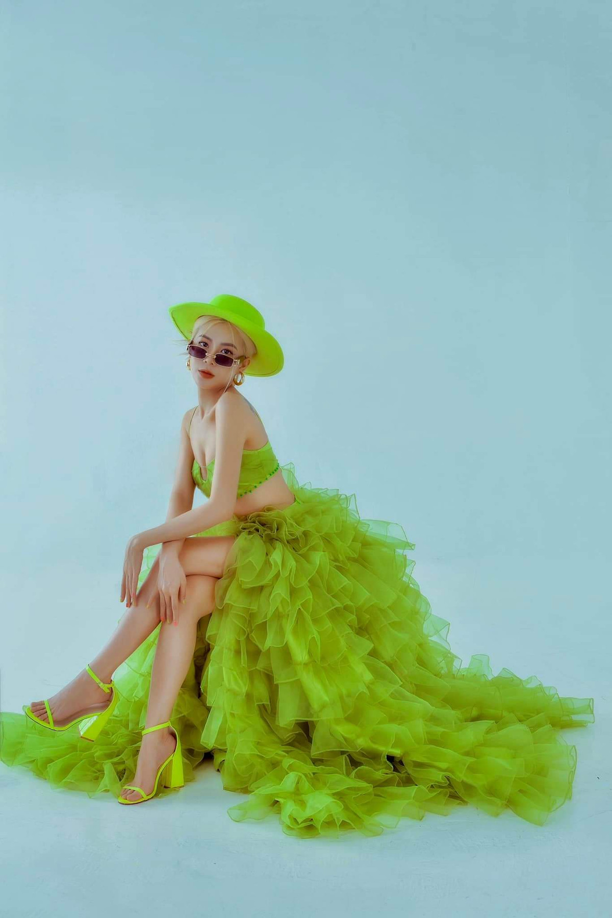 Sau khi thuyết phục gia đình và nhận được sự đồng ý của mọi người, NIZY cảm thấy như vỡ òa hạnh phúc.