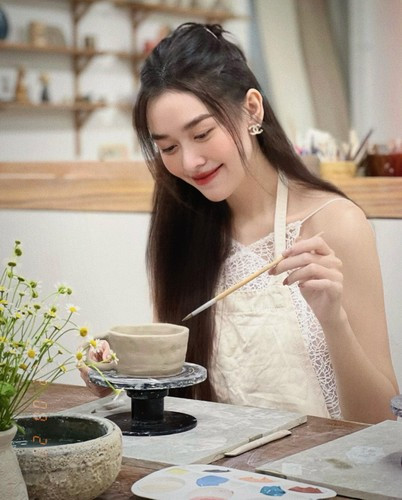 Mặc dù sinh ra trong gia đình khá giả nhưng Tường San tự lập sớm, không dựa dẫm cha mẹ.