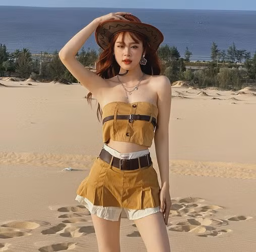 Trong những hình ảnh đời thường, dung nhan ngọt ngào của nữ MC cũng khiến fan xao xuyến.