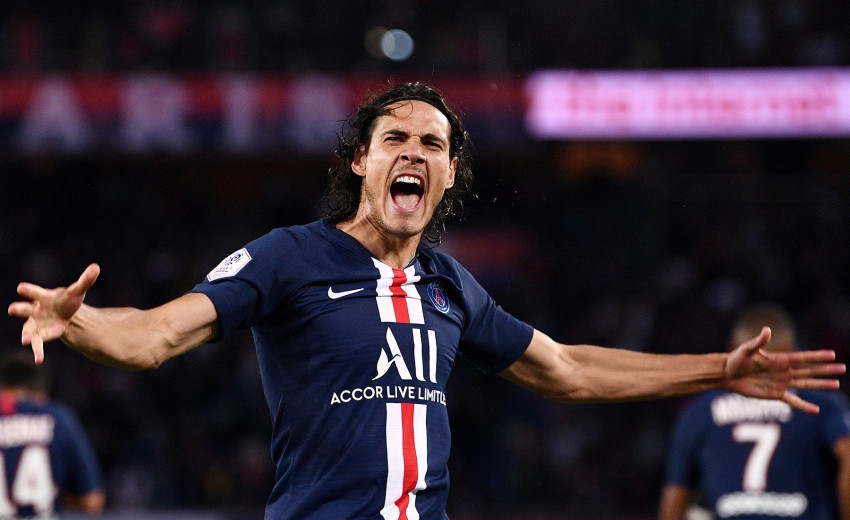 Theo tờ AS của Tây Ban Nha, các chủ sở hữu MU được cho là muốn ký hợp đồng với Edinson Cavani hơn là Luka Jovic vào mùa hè này. Một điểm mấu chốt trong hợp đồng với tiền đạo người Uruguay nằm ở chỗ tiền lương mà anh yêu cầu.