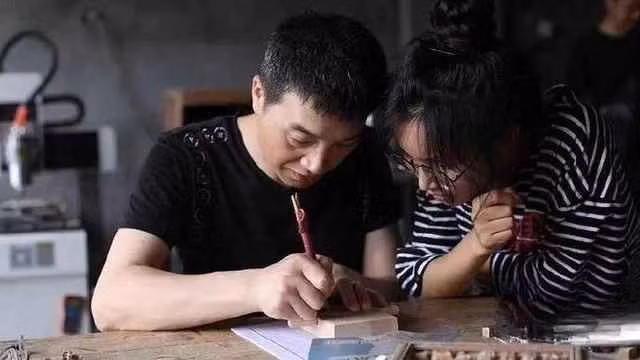 Từ tháng 7/2021, "tiên nữ đồng quê" đã ngừng cập nhật video và im lặng trong thời gian dài, khiến những lời kêu gọi “comeback” của cư dân mạng dành cho cô ngày càng mạnh mẽ hơn.