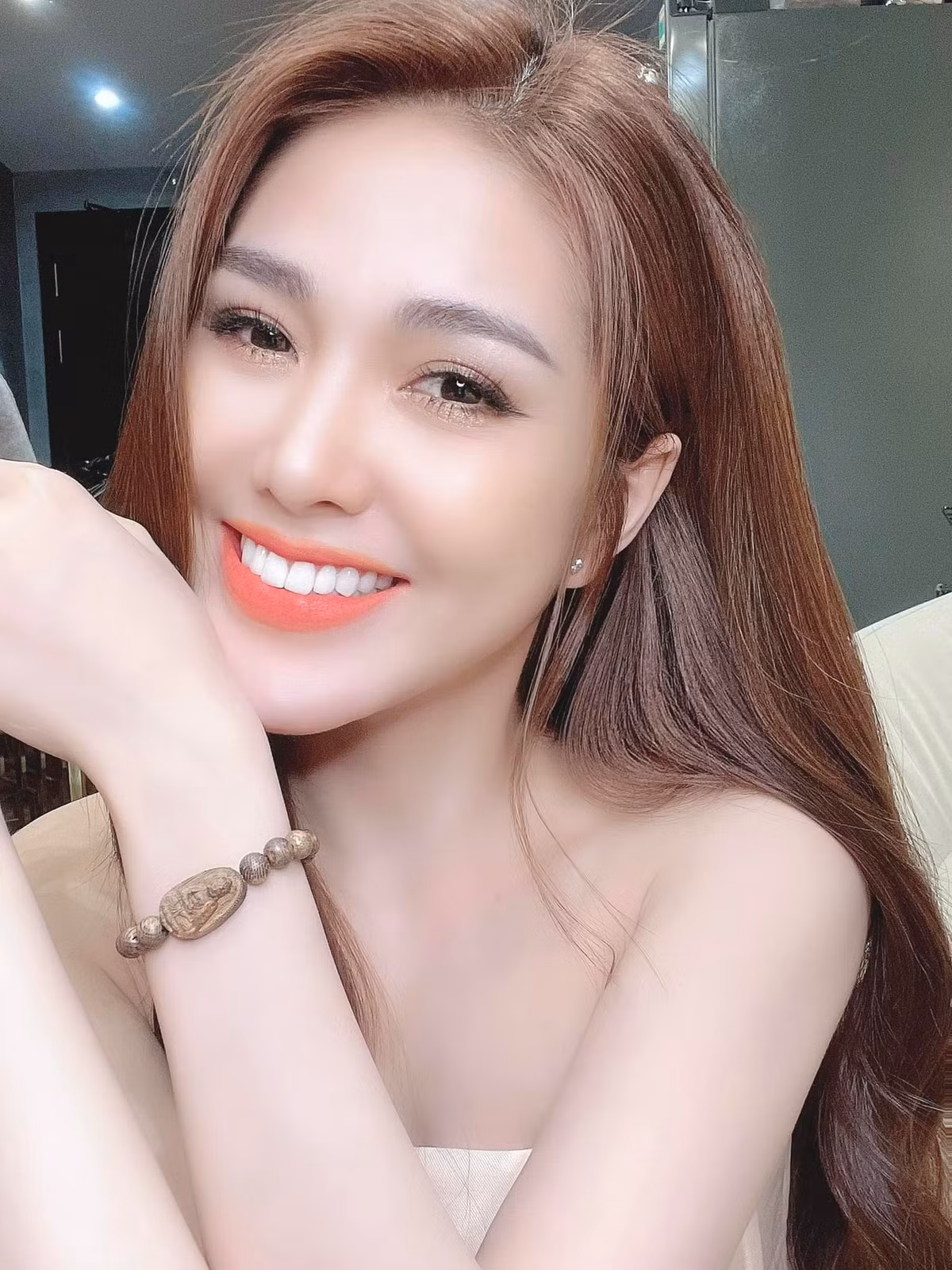 Trong khi đó, chất liệu dễ thấm hút mồ hôi và thoáng mát giúp giải nhiệt cơ thể tốt hơn trong những ngày hè.