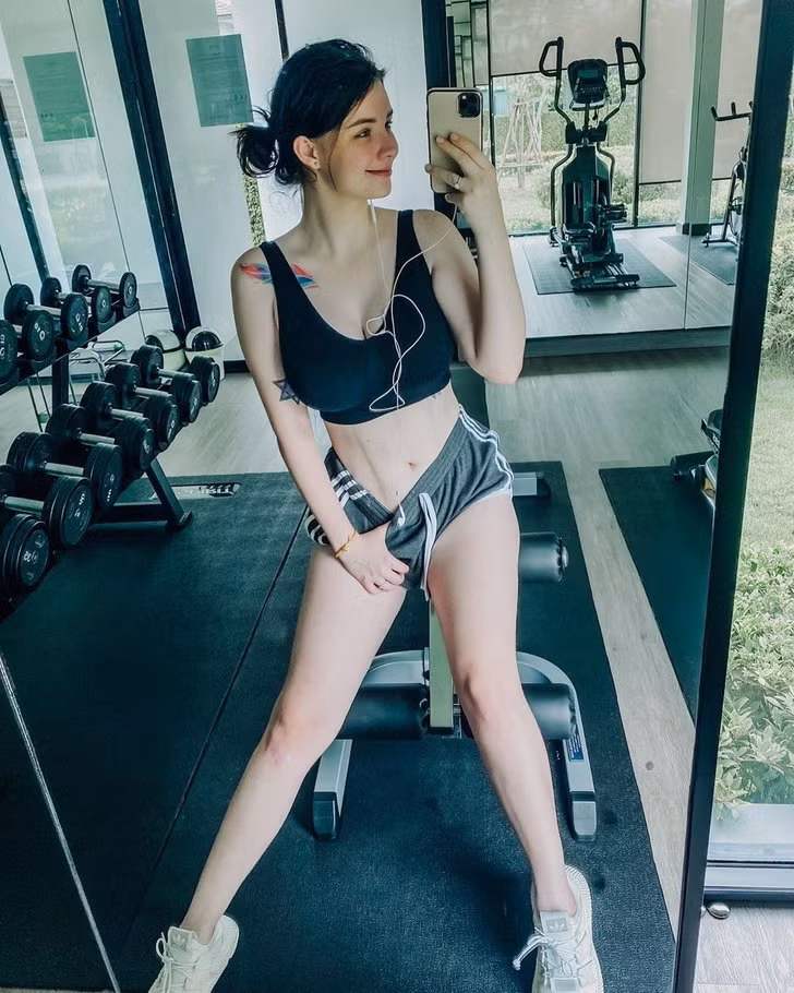 Các hình xăm này chẳng những không làm Jessie Vard mất đi vẻ nữ tính mà còn giúp vẻ ngoài của cô thêm phần đặc biệt.