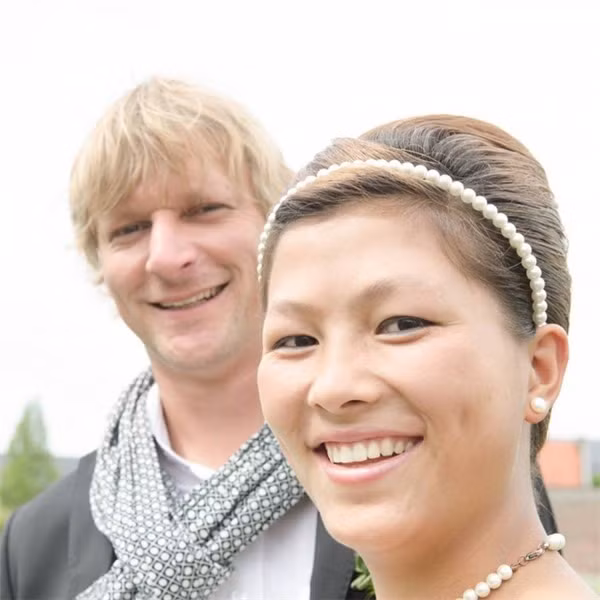 Video bắt nguồn từ Steve, chàng thanh niên người Bỉ 24 tuổi trên chuyến du lịch đến Sapa gặp Lò Thị Mai đã bị ấn tượng mạnh. Anh đã quay lại hình ảnh của hiện tượng mạng này và chia sẻ lên mạng xã hội.