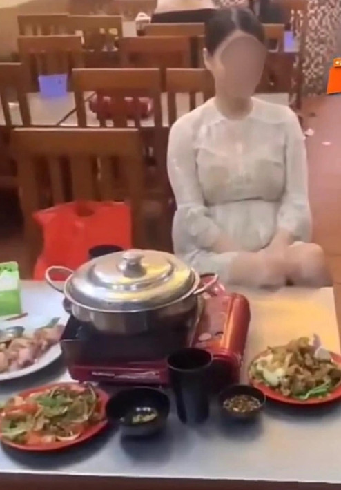 Gai xinh vao nha hang 5 sao 