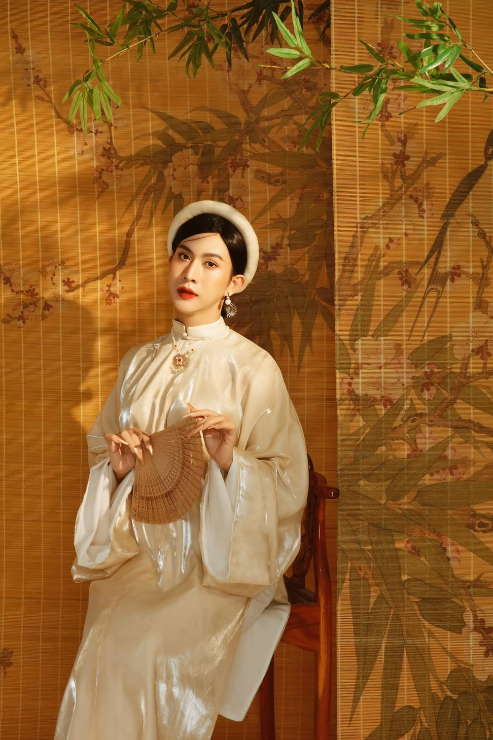 Nam TikToker sở hữu đường nét gương mặt xinh đẹp.