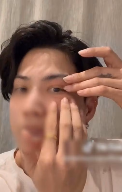 Cho đến gần đây, sau khi bị phạt vì phát ngôn về người nghèo không đúng mực trên mạng xã hội, Nờ Ô Nô tạm lánh sang Thái Lan để tiếp tục thực hiện các clip của mình dù đã bị xoá kênh.