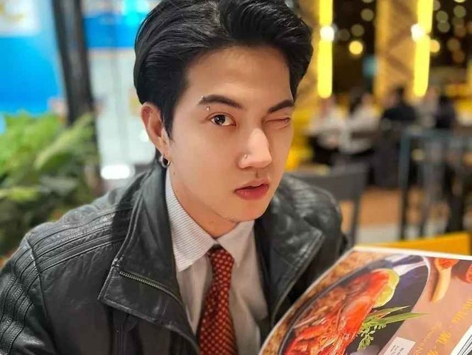 Tiktoker Nờ Ô Nô bị dân mạng tẩy chay vì trong đoạn video “Người nghèo ăn gì – Nờ Ô Nô cho ăn đó” đăng tải hôm 26/11.