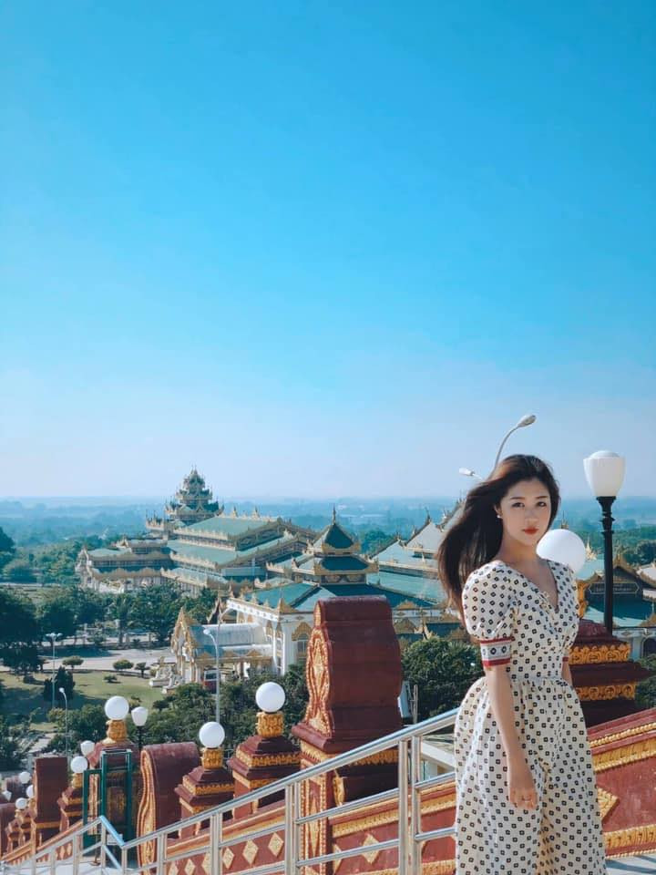 Dù không hoạt động nghệ thuật nhưng Nam Phương cũng có lượng fan không hề nhỏ. Thi thoảng cô nàng lại khiến fan bất ngờ bởi những hình ảnh gợi cảm, quyến rũ, đốt mọi ánh nhìn.