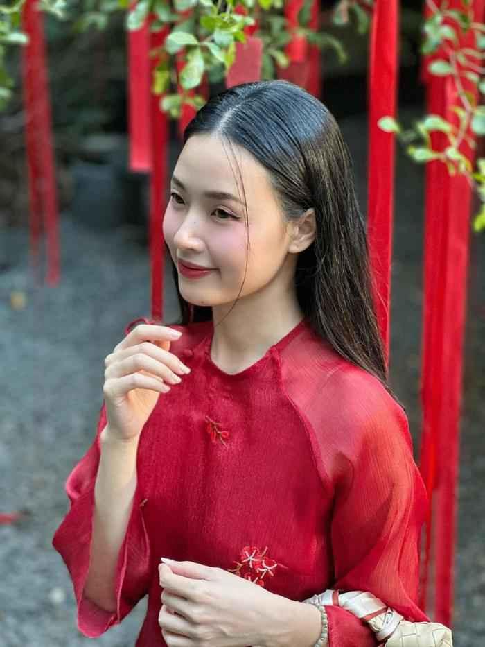 Tuy nhiên, không ít khán giả nhanh chóng nhận ra rằng nay là ngày 1/4, phải chăng Midu có màn trêu đùa lầy lội hưởng ứng ngày cá tháng tư.