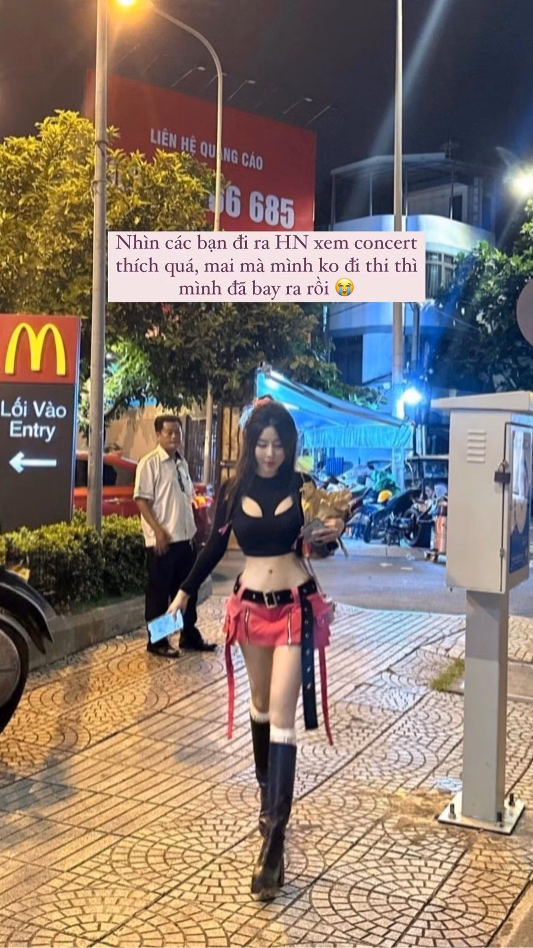 Ở ngoài đời, Võ Ngọc Trân có gu ăn vận tôn hình thể.