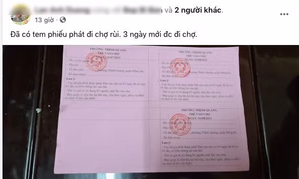 Không ít bạn trẻ đăng tải khoe gia đình mình đã có thẻ đi chợ.
