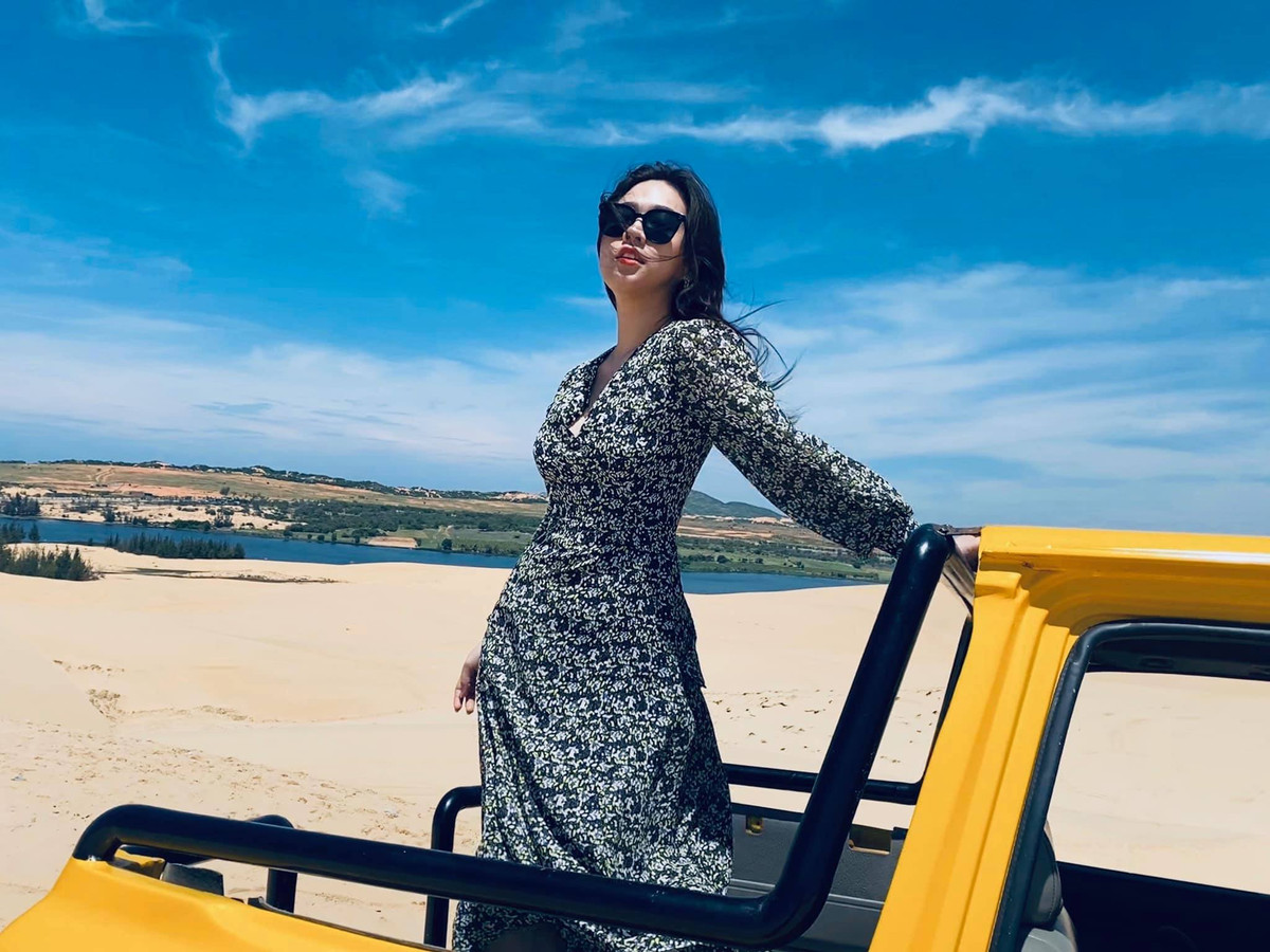 Sản phẩm của mình nhiều người mến mộ, được nhiều lượt view, nhiều người theo dõi và có tính chuyên môn cao thì đã có thể đập tan được những định kiến của người ta về bản thân mình rồi. Sau đó mình áp dụng đúng như những gì mình nói trong bước xây dựng thương hiệu cá nhân ấy, là mình tận dụng MXH". Hà My chia sẻ thêm