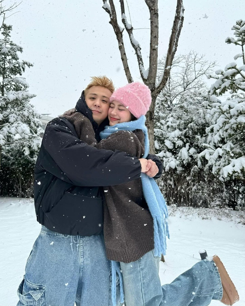 Bố Hàn Hằng là NSND Hàn Hải - Giám đốc Nhà hát Nghệ thuật Truyền thống Thanh Hóa.