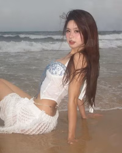 Tháng 10/2024, trong chuyến du lịch châu Âu, Huyme đã cầu hôn Hàn Hằng tại Rome, Italy. Anh tiết lộ đã mất rất nhiều công sức để giấu nhẫn, thậm chí lấy cớ dọn nhà cho em họ để đi mua. Màn cầu hôn diễn ra đúng theo phong cách kín đáo mà Huyme mong muốn.