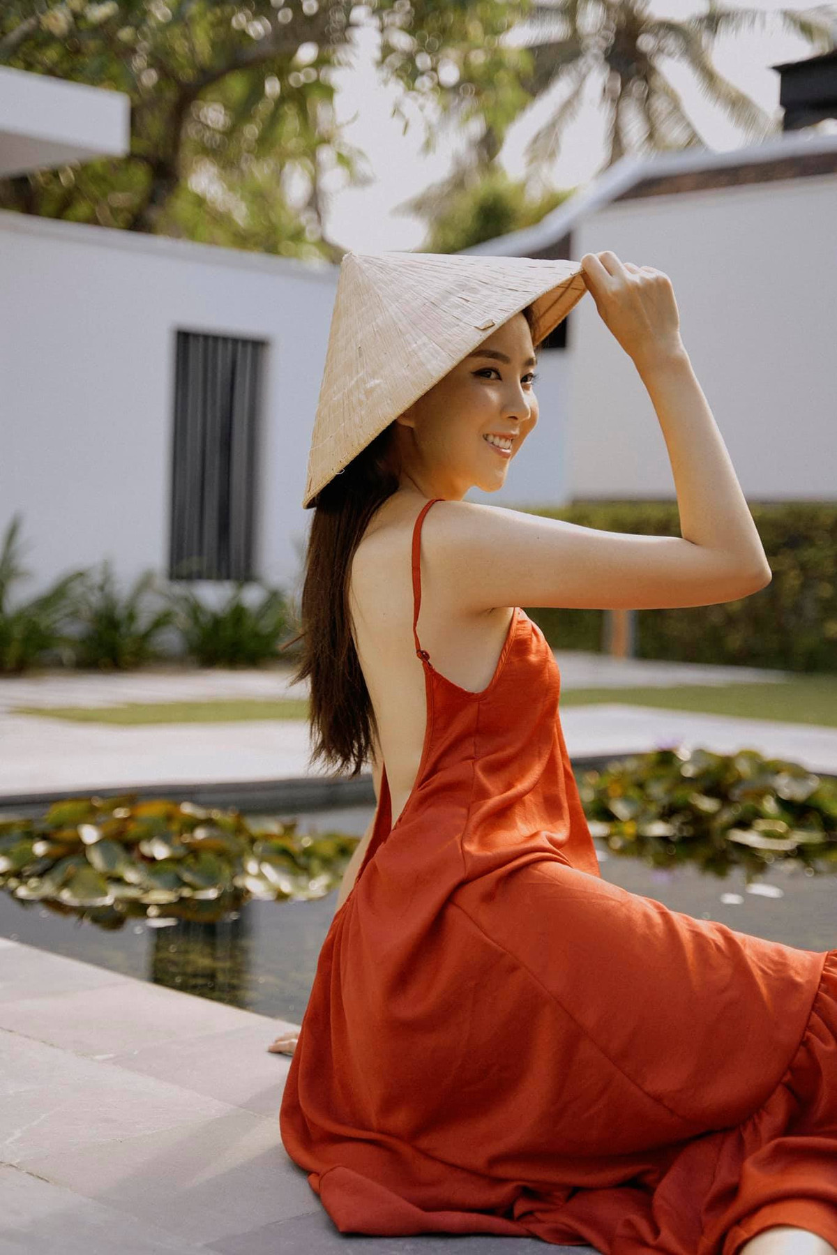 Đến thời điểm hiện tại, Mai Ngọc vẫn là 1 trong những biểu tượng nhan sắc của VTV, dư sức chặt đẹp các gái xinh thế hệ mới bây giờ.