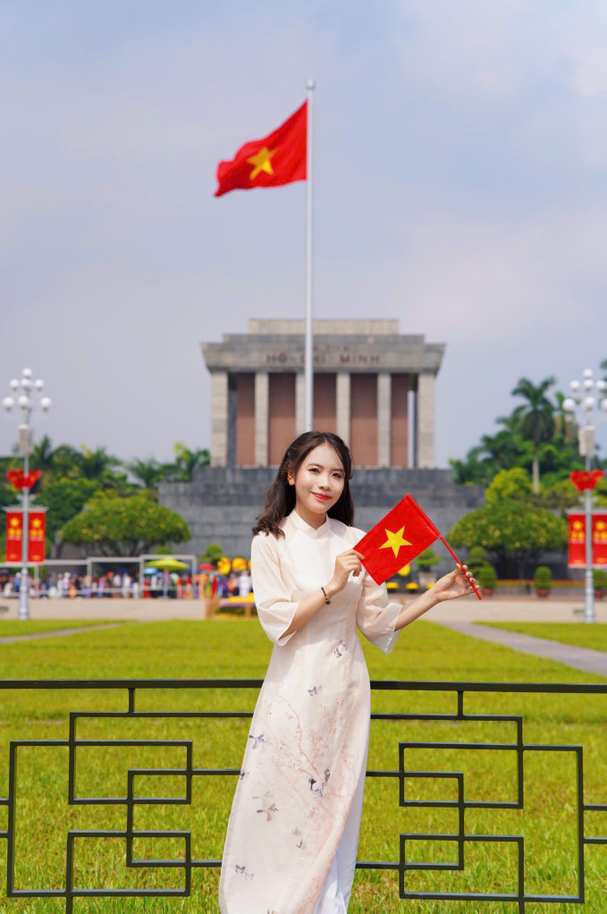 Mộng Tuyền đại diện cho một thế hệ trẻ Việt Nam yêu nước, luôn mong muốn lan tỏa tình yêu nước đến mọi người