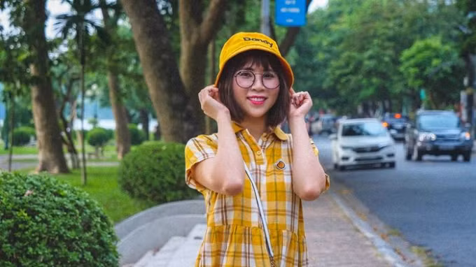 Cũng trong video này, Thơ Nguyễn một lần nữa thông báo luôn việc mình vừa mở thêm một kênh YouTube khác.