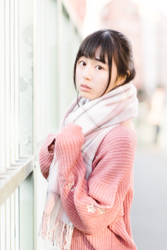 Nhờ có vóc dáng gợi cảm, cộng hưởng thêm gương mặt bầu bĩnh, dễ thương, Emi Kurita được dân tình ưu ái phong "nữ thần".