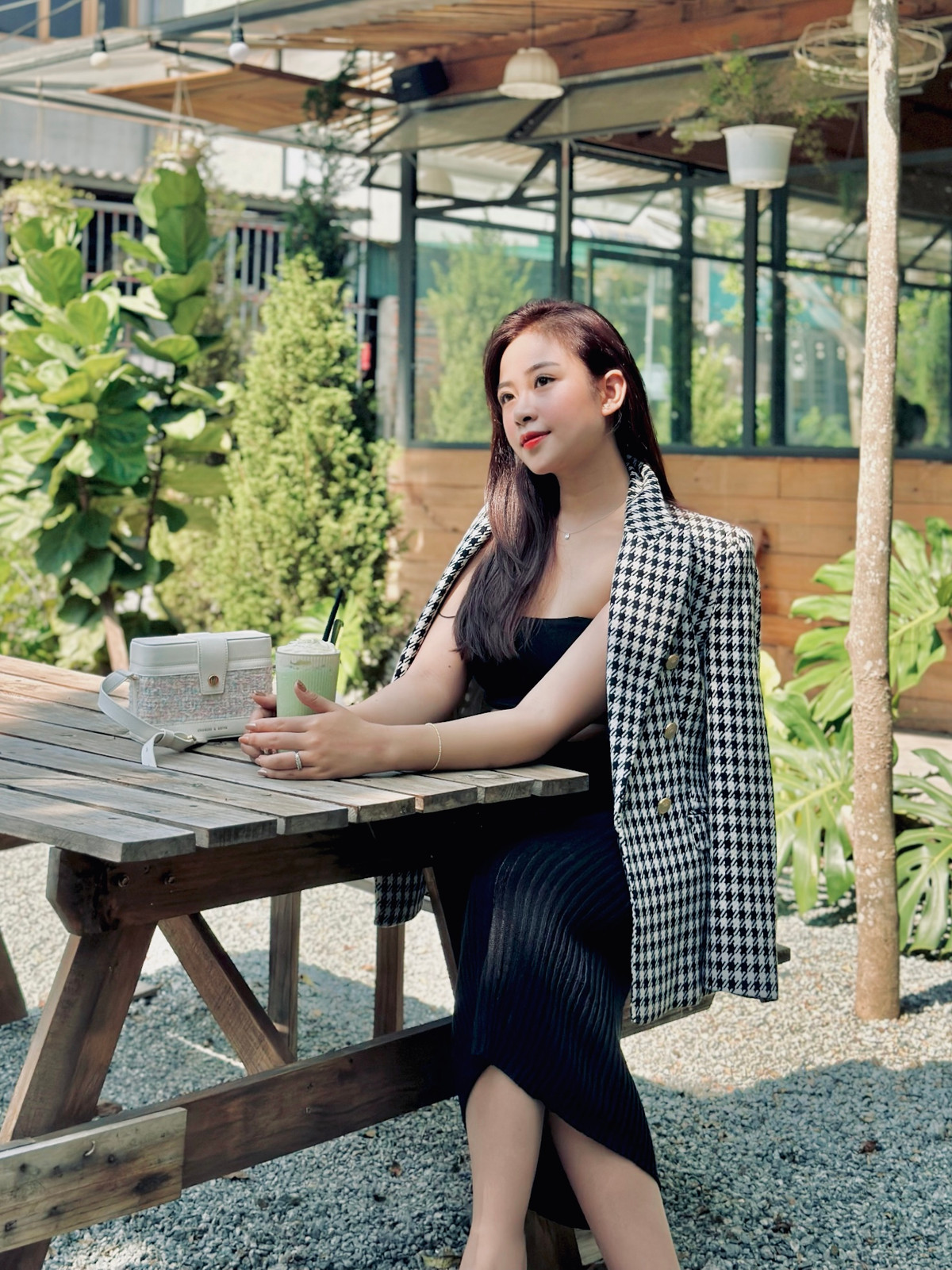 Hot girl xứ Nghệ một thời thậm chí còn được nhận xét là mặn mà và quyến rũ hơn thời chưa chồng.