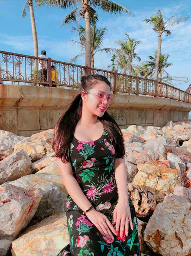 Khánh Linh xứng đáng là hậu phương vững chãi của Bùi Tiến Dũng. Chàng cầu thủ cũng thường xuyên gọi vợ con là "thần hộ mệnh" của mình.