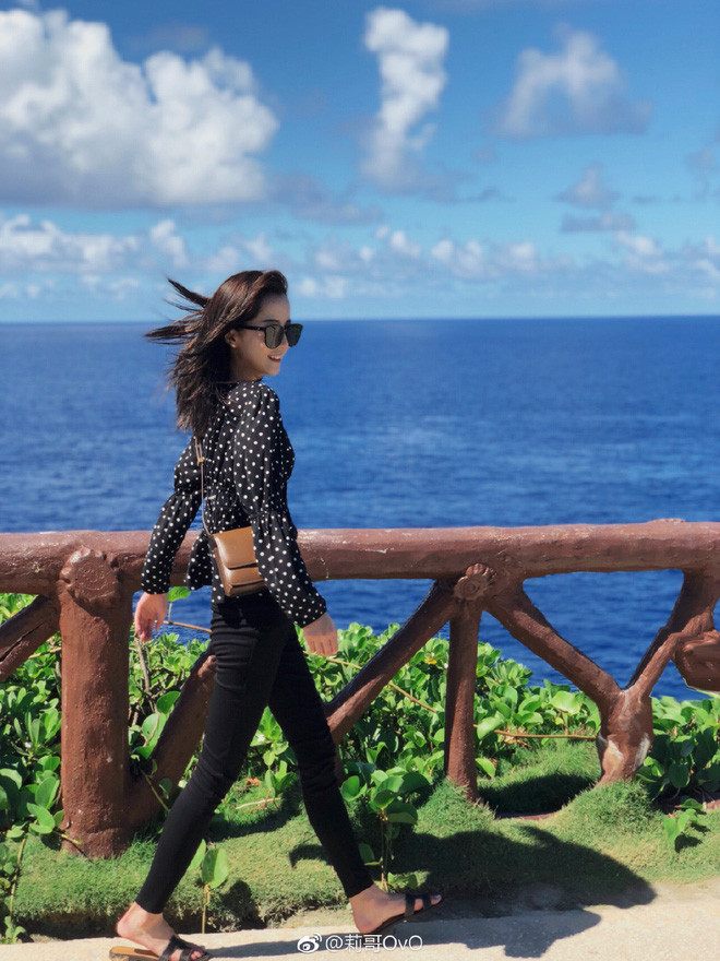 Theo một số nguồn tin, vì bị cấm sóng nên trong gần 2 năm qua, Lợi Ca đã lui về làm một số công việc bình thường không liên quan đến mạng xã hội.