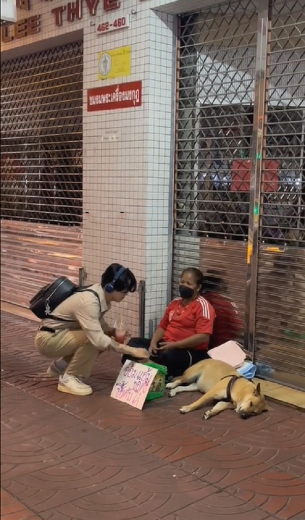 Được biết trước đó, khi xảy ra drama vì làm video sai trái với bà cụ, Nờ Ô Nô có xin cơ hội được làm lại nhưng vẫn gây ra nhiều ý kiến trái chiều.