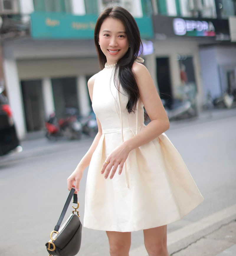 Cách đây chưa lâu, nữ diễn viên tiết lộ về căn nhà mới 5,5 tỷ đồng của mình, theo đó đây là căn nhà thứ hai mà cô có trong tay.