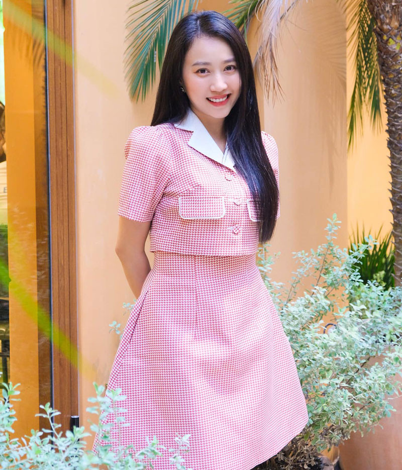 Nội thất và cách thiết kế bên trong căn nhà của Hồng Loan vô cùng đẹp mắt, sang chảnh, mọi ngóc ngách trong căn này hoàn toàn có thể làm nơi "sống ảo".