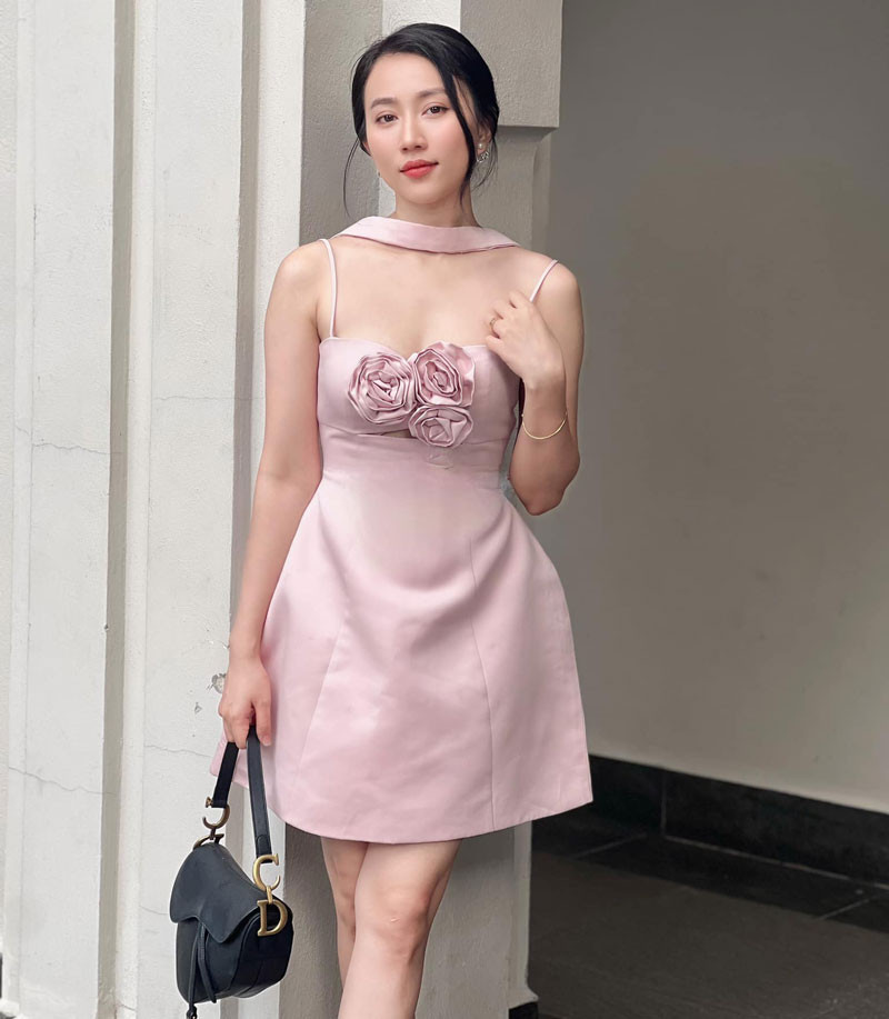 Phong cách thời trang của nữ diễn viên nhận được nhiều lời khen ngợi của người hâm mộ.