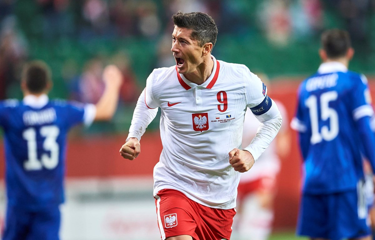 Robert Lewandowski là một trong những tiền đạo xuất sắc nhất thế hệ này, cầu thủ người Ba Lan là một trong những chân sút rất đáng xem.