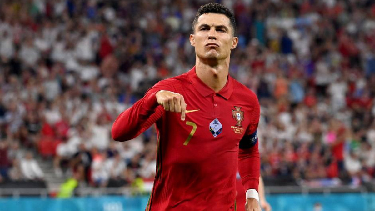 Cristiano Ronaldo vẫn chưa xác nhận liệu Qatar có phải là kỳ World Cup cuối cùng của mình hay không, nhưng anh đã bước sang tuổi 38 và bốn năm nữa là 42 tuổi khi cúp thế giới năm 2026 diễn ra.