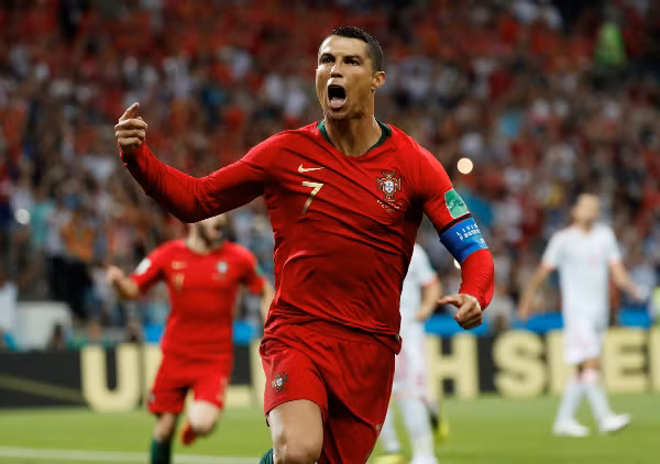 World Cup chính là danh hiệu còn trống trong bộ sưu tập của Ronaldo. Do đó, hãy xem liệu Bồ Đào Nha, đội có một lực lượng mạnh mẽ, có thể làm nên lịch sử hay không. CR7 cũng đã xuất hiện ở 4 kỳ World Cup trước năm 2022.
